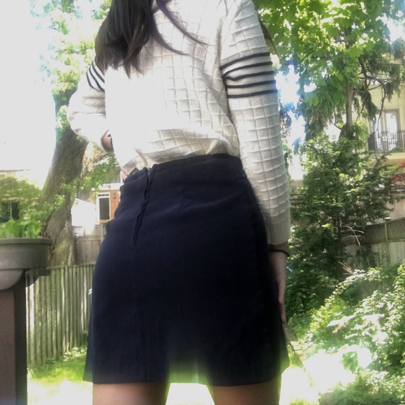 Vintage navy blue suede-like mini skirt - Picture 3 of 3
